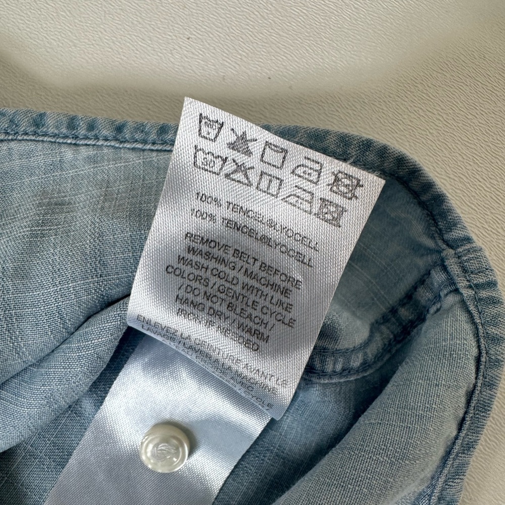 UNTUCKit Chambray Shirt Dress Sleeveless Button Front Tie Waist Blue Size 4 - Picture 4 of 6